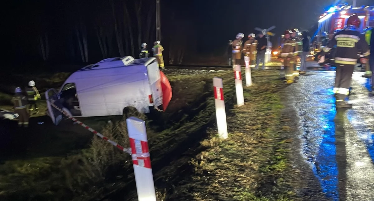 Tragiczne zderzenie z pociągiem w powiecie wieluńskim. Zginął 77-letni kierowca busa