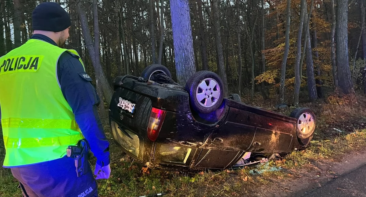 Auto zjechało z drogi i dachowało - za kierownicą pijany 38-latek 