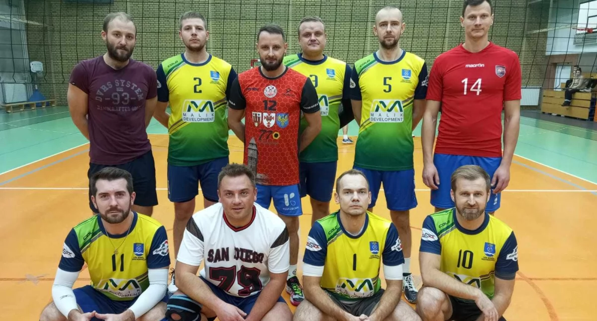 Siatkarskie emocje w Wieruszowie: Pierwsza kolejka Powiatowej Ligi Siatkówki za nami!