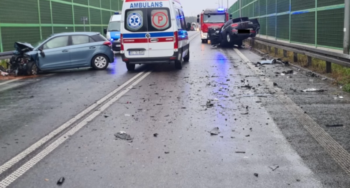 Zderzenie hyundaia z mini cooperem - jak doszło do wypadku? 