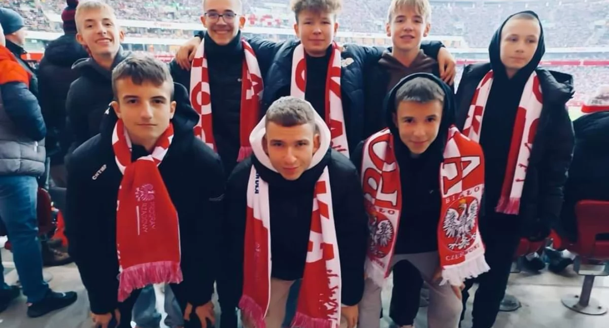 Akademia Sportu Pajęczno na Narodowym. Młodzi piłkarze kibicowali reprezentacji Polski w Lidze Narodów