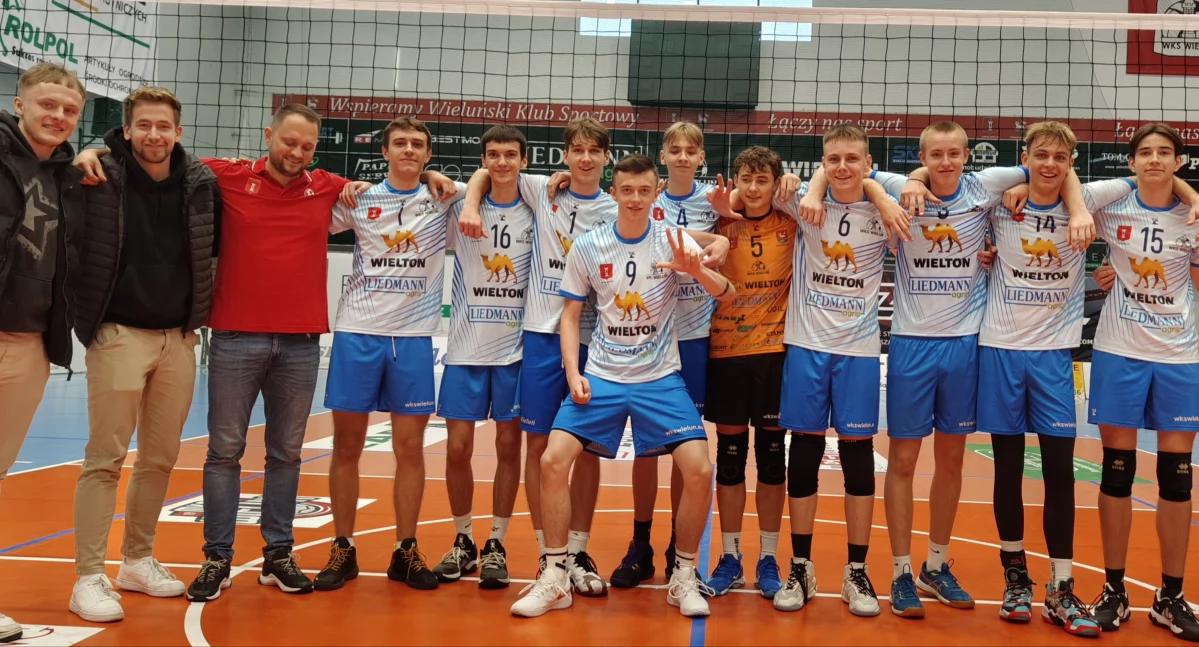 Juniorzy WKS-u Wieluń błyszczą w lidze – pokonali Lechię Tomaszów Mazowiecki. Jutro rusza runda rewanżowa