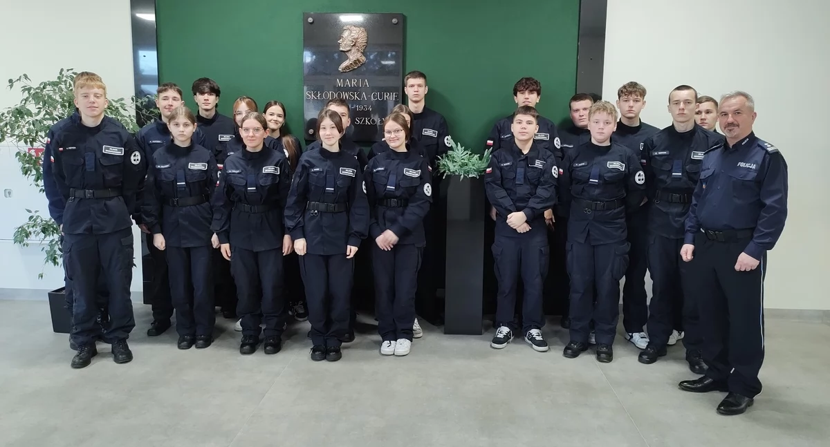 Komendant policji w szkole - spotkał się z uczniami klas mundurowych