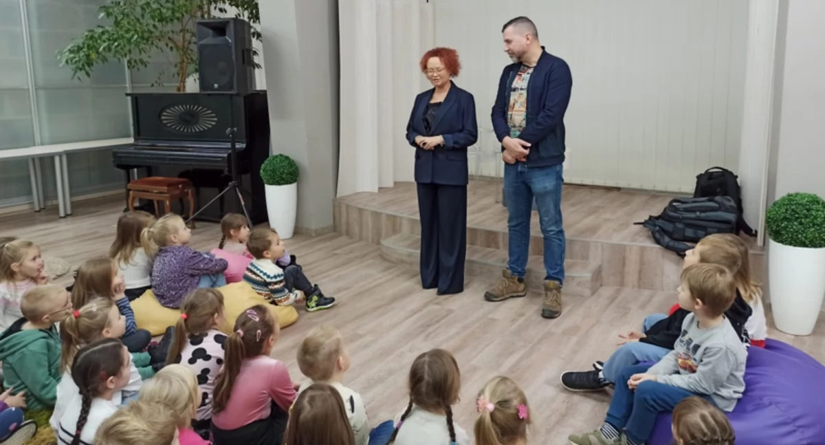 Znany fotograf Piotr Pabisiak spotkał się z dzieciakami