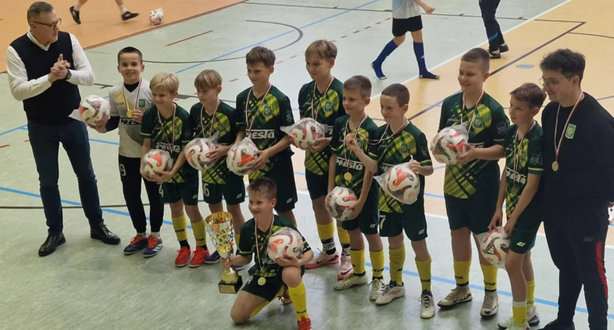 Pogoń Zduńska Wola triumfuje w Sieradzu, AS Pajęczno z przepustką do Atlas Areny w Łodzi