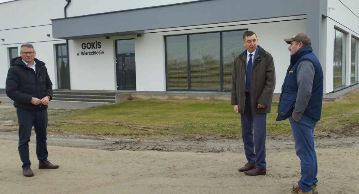 Nowy budynek GOKiS w Wierzchlesie ukończony: Kultura i sport pod jednym dachem 