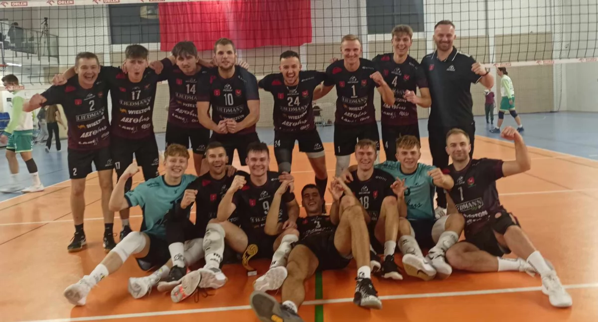 Lider nie do zatrzymania! WKS Wieluń triumfuje w Gubinie i dedykuje zwycięstwo trenerowi