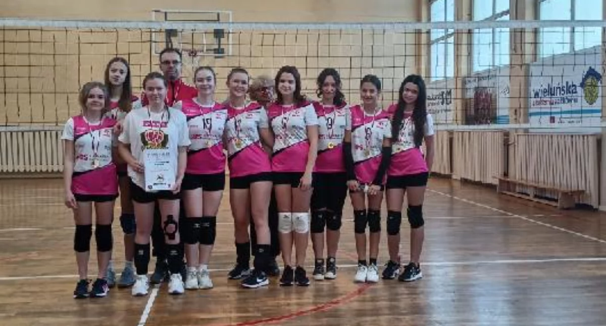 Zwycięstwo młodych siatkarek z SP 2 w Wieluniu