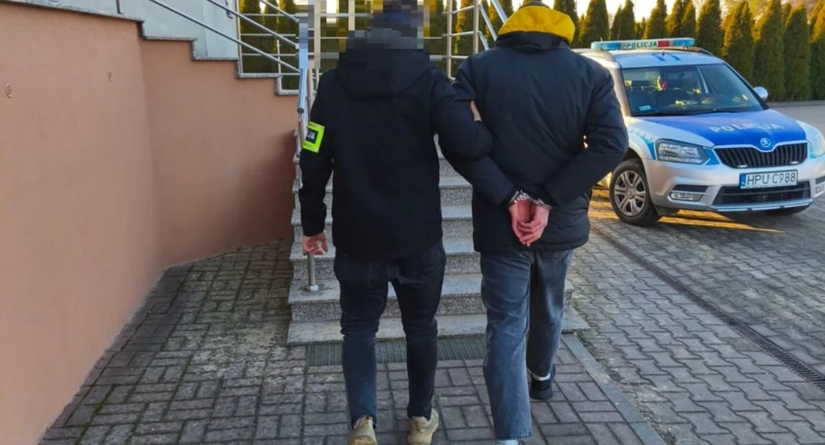 Iluminacja świąteczna na miejskim rynku uszkodzona - sprawcą 27-latek z Ukrainy