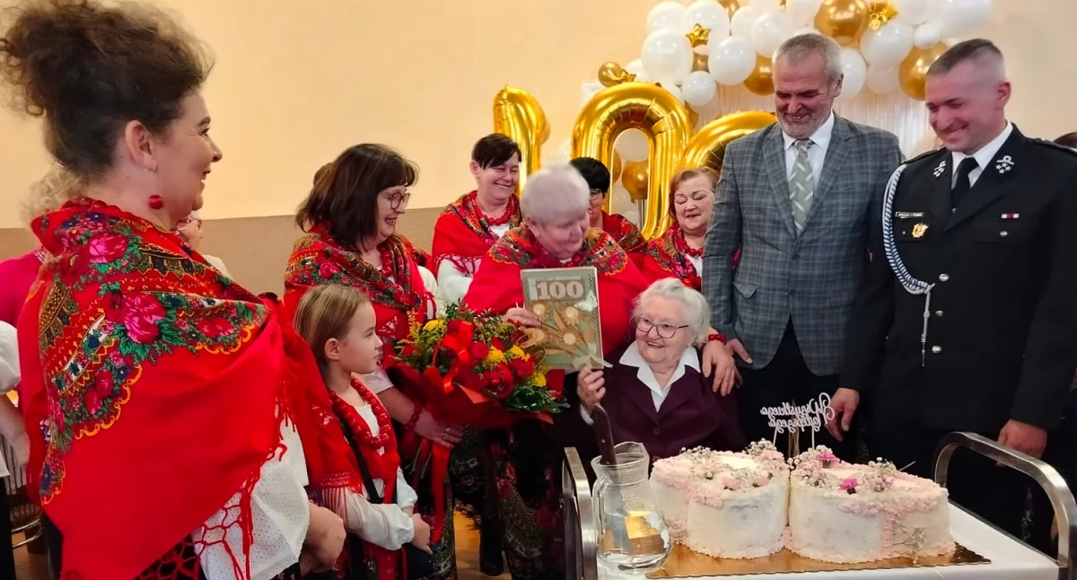 Setne urodziny Marianny Paluszczak: Huczne święto w Kole Gospodyń Wiejskich Bieniec