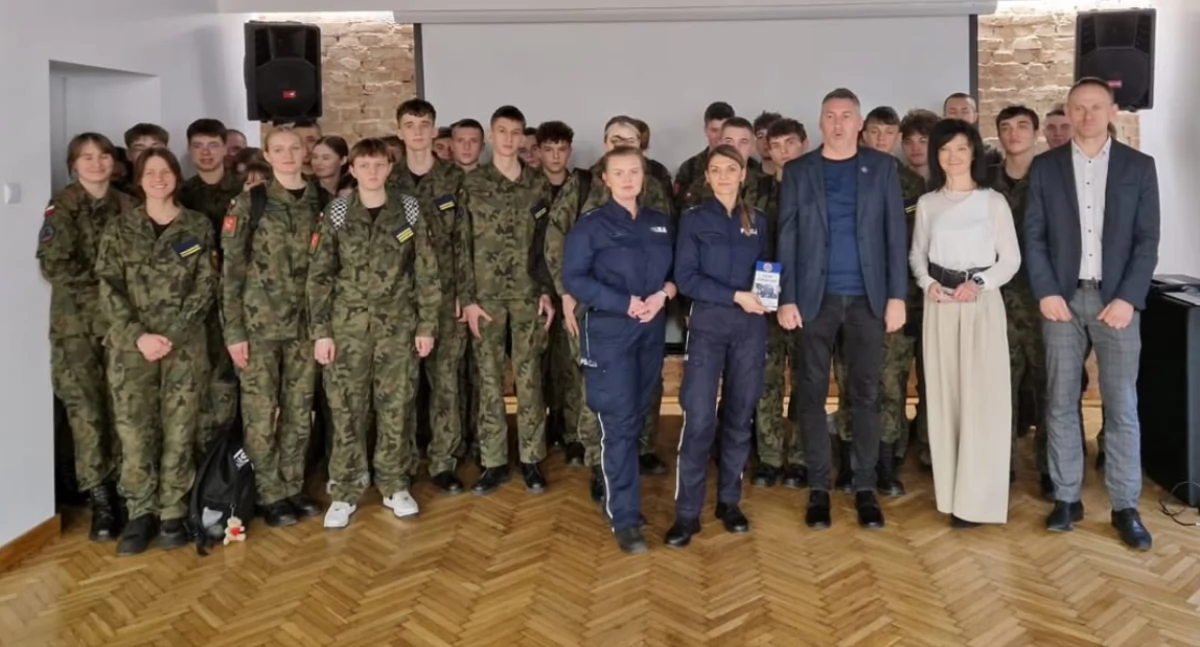 Wyjątkowa i cenna lekcja historii w II Liceum Ogólnokształcącym w Wieluniu 