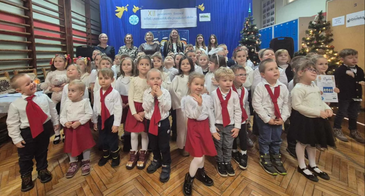 XII festiwal kolęd i pastorałek dla przedszkolaków w Publicznej Szkole Podstawowej SPSK w Kadłubie