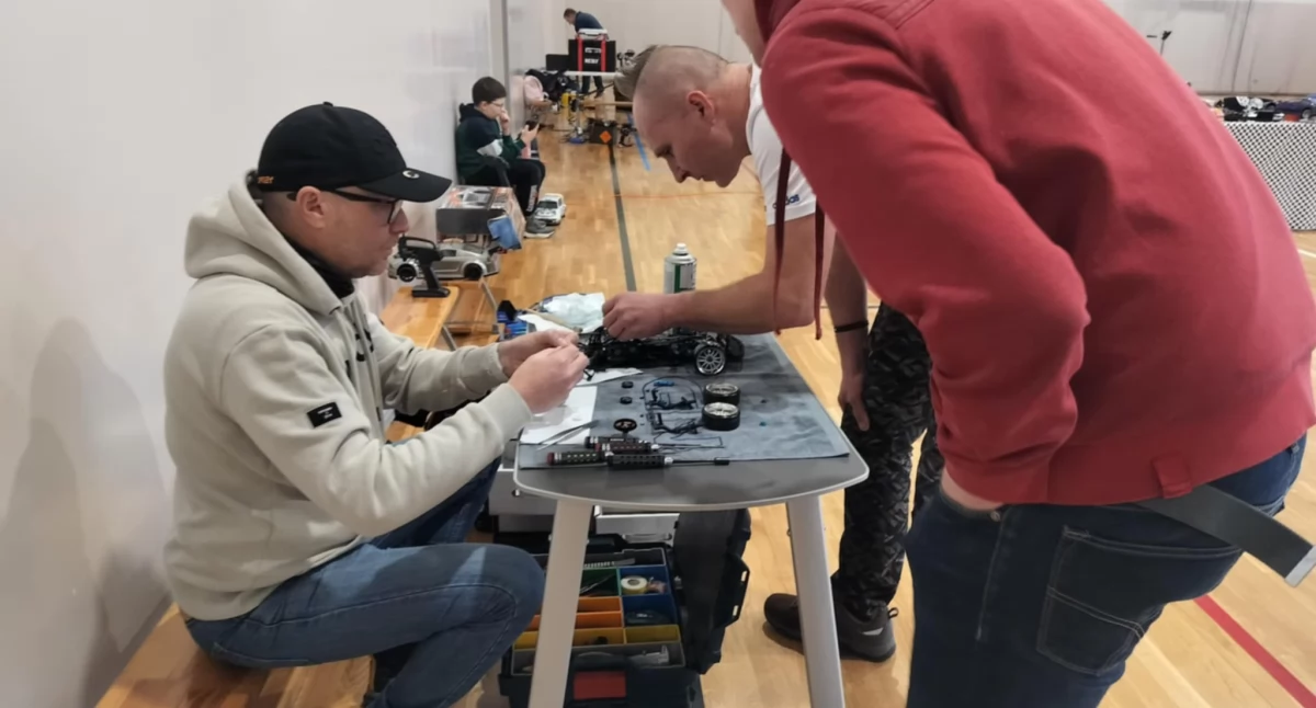 Emocje na torze RC w Sulmierzycach – kolejne eliminacje NSR 706 już w niedzielę