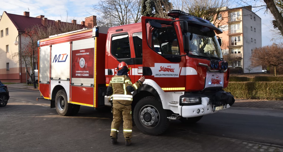 Czołowe zderzenie samochodów w Kraszkowicach: Kobieta w szpitalu