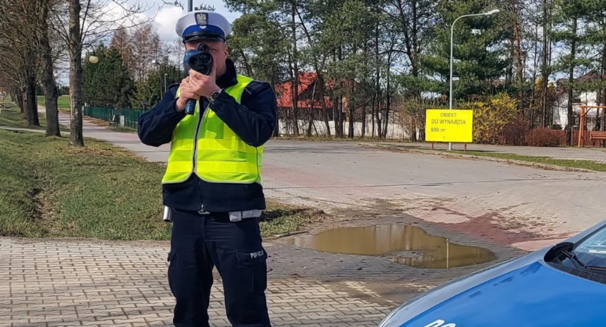 Pędził 115 km/h w terenie zabudowanym: stracił prawo jazdy i otrzymał surowy mandat