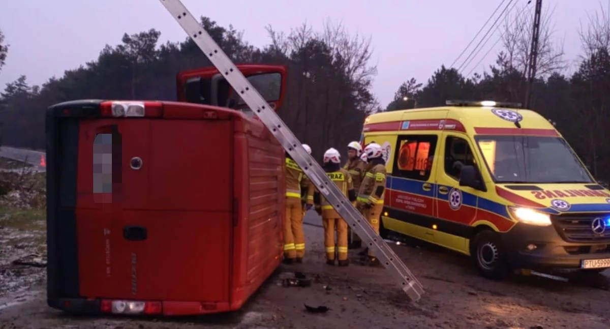 Groźnie wyglądająca kolizja drogowa w Ostrowie Warckim