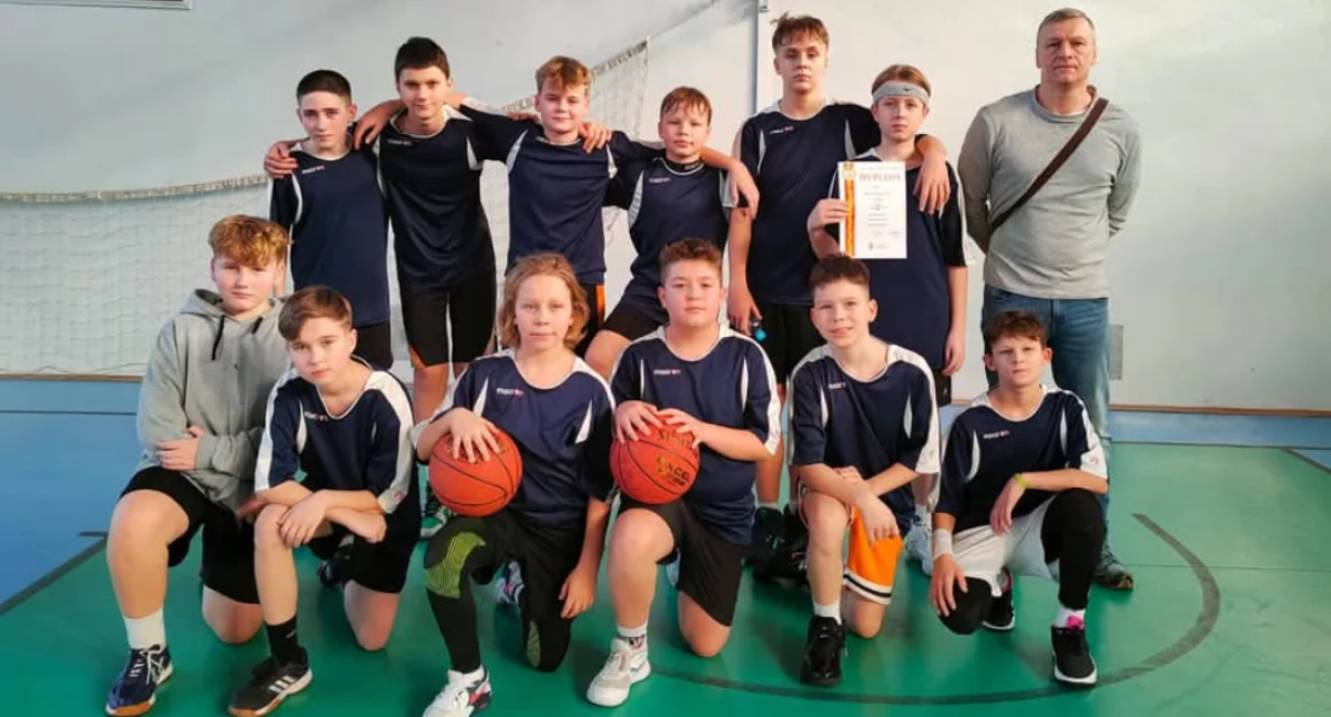 Historyczny sukces uczniów Szkoły Podstawowej nr 4 Wieluń w Igrzyskach Dzieci! Koszykarze zagrali w finale wojewódzkim