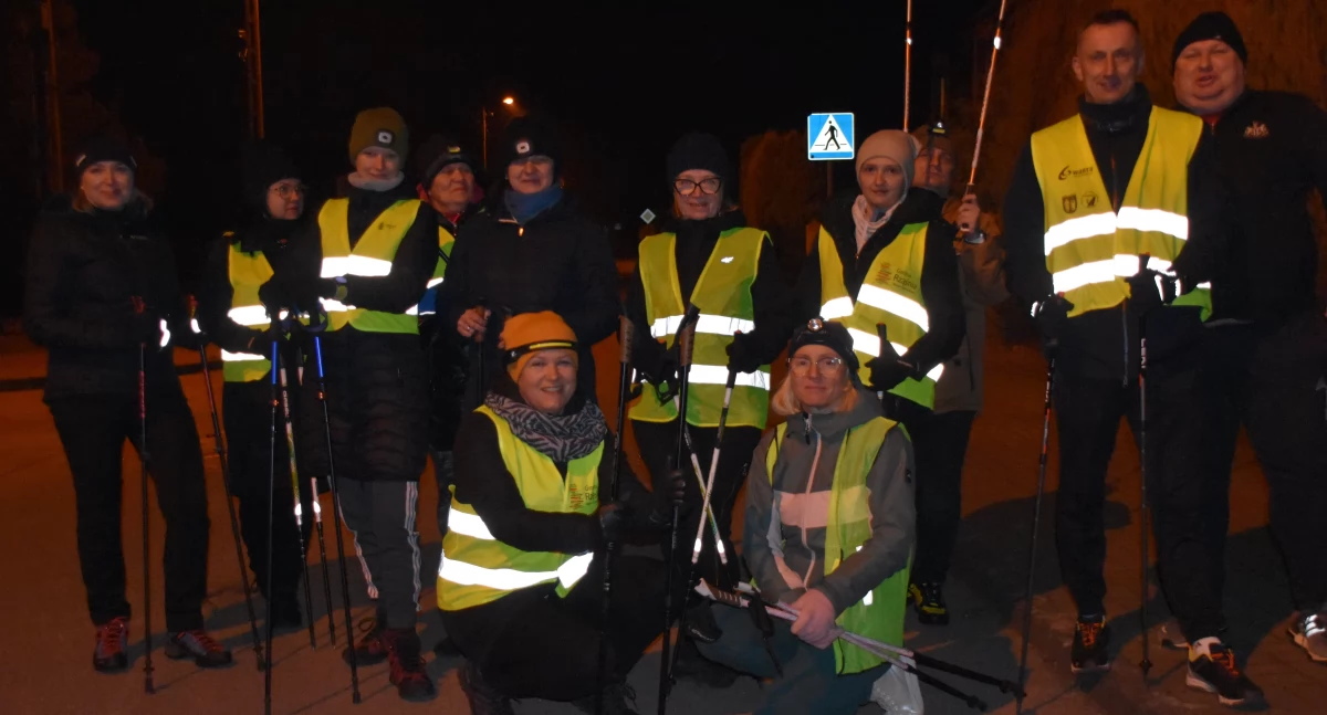 Nordic walking w Rząśni: Tomasz Leszczyk zachęca do aktywności