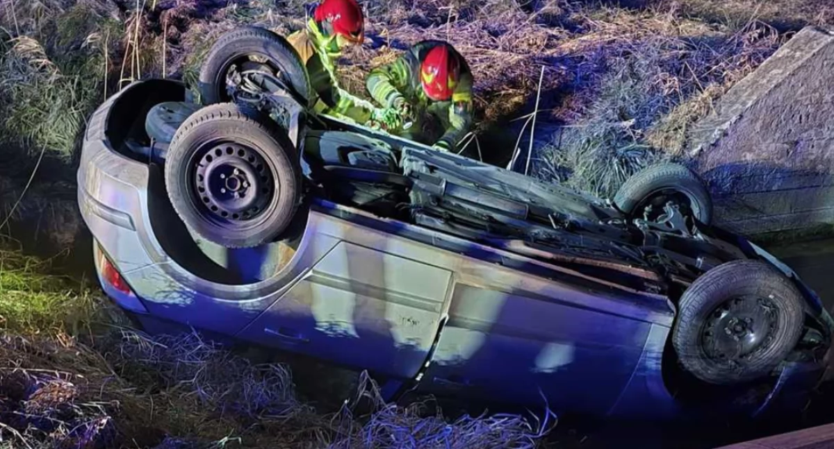Miał trzy promile i dachował w rzece. Bełchatowianin uciekł z miejsca zdarzenia