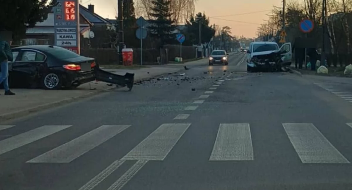 Kierowca bmw wymusił pierwszeństwo - dwie osoby trafiły do szpitala