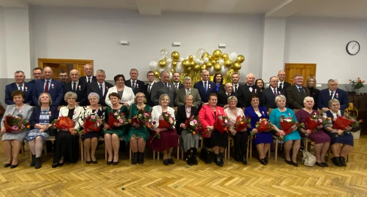 Złote i Diamentowe Gody w Gminie Ostrówek: Jubileusz 50-lecia i 60-lecia Małżeństw