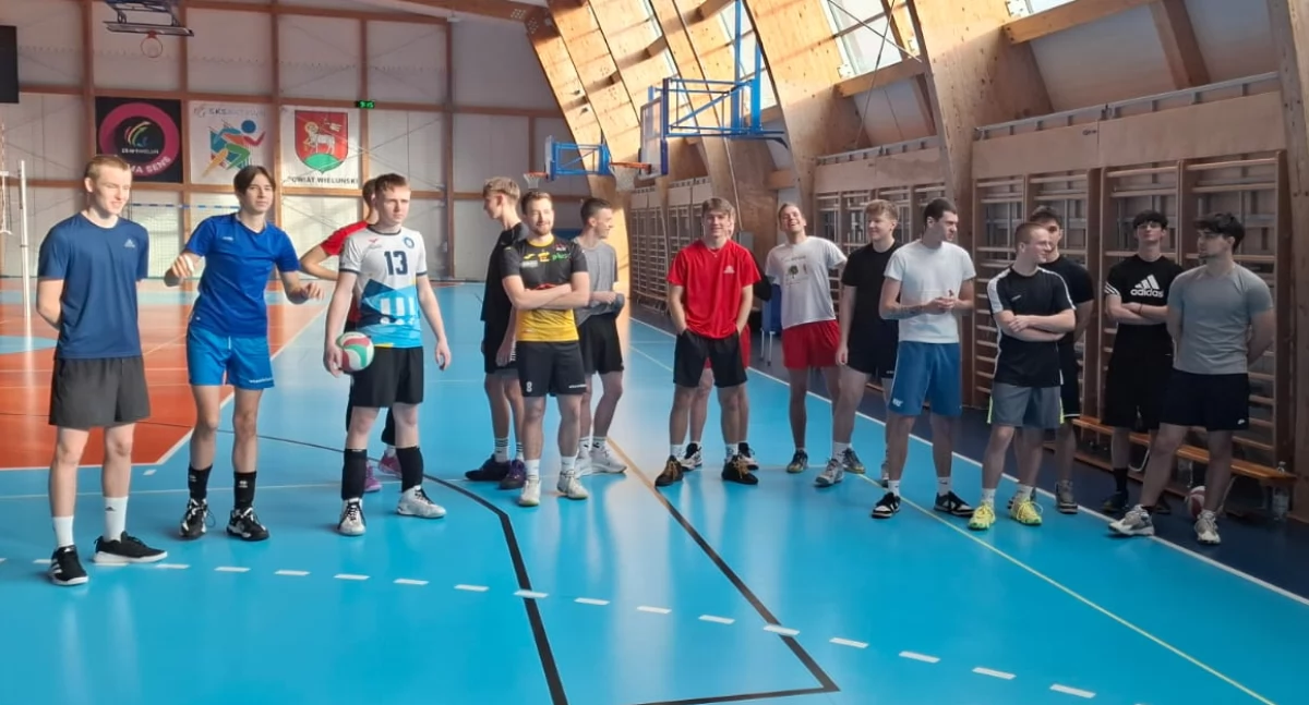 Turniej piłki siatkowej dla młodzieży szkół ponadpodstawowych powiatu wieluńskiego