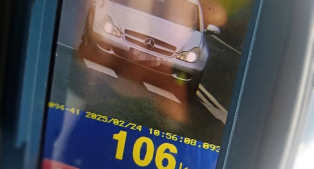 Jechał ponad 100km/h w terenie zabudowanym. Stracił prawo jazdy
