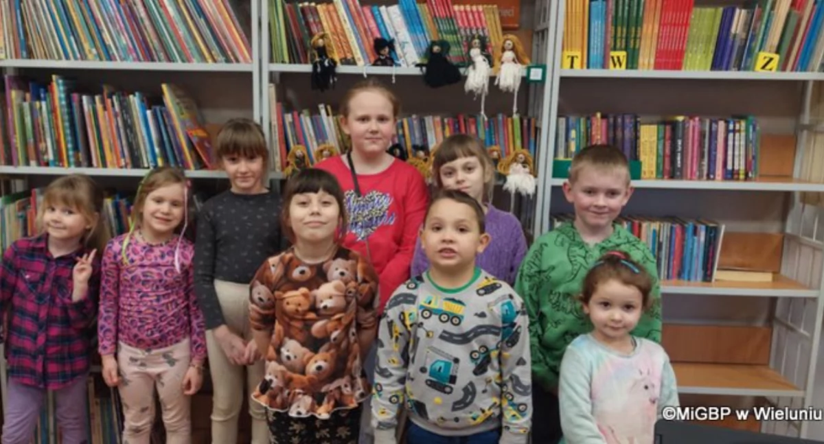 „Z makramą za pan brat” – zajęcia dla dzieci w filii bibliotecznej w Rudzie