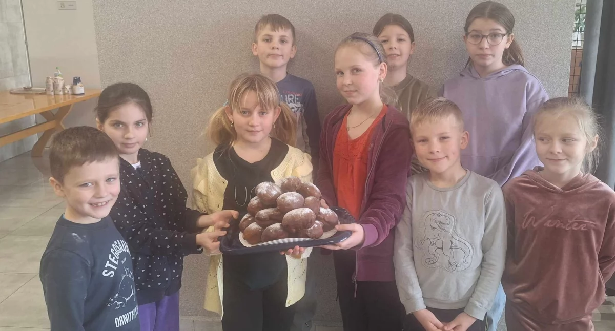 Tłusty Czwartek w Domu Kultury w Ożarowie – pączki i pizza dla dzieci