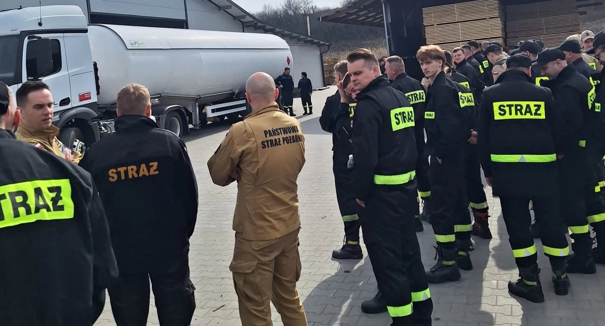 Warsztaty szkoleniowe z zakresu gazu skroplonego LPG – druhowie OSP KSRG Siemkowice w szkoleniu zorganizowanym przez Państwową Straż Pożarną w Pajęcznie