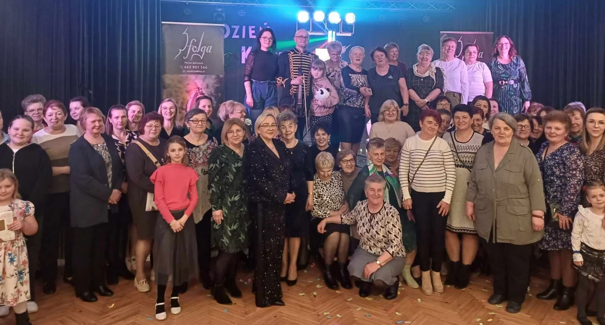 Dzień Kobiet przy dźwiękach skrzypiec w Miejskim Ośrodku Kultury w Lututowie