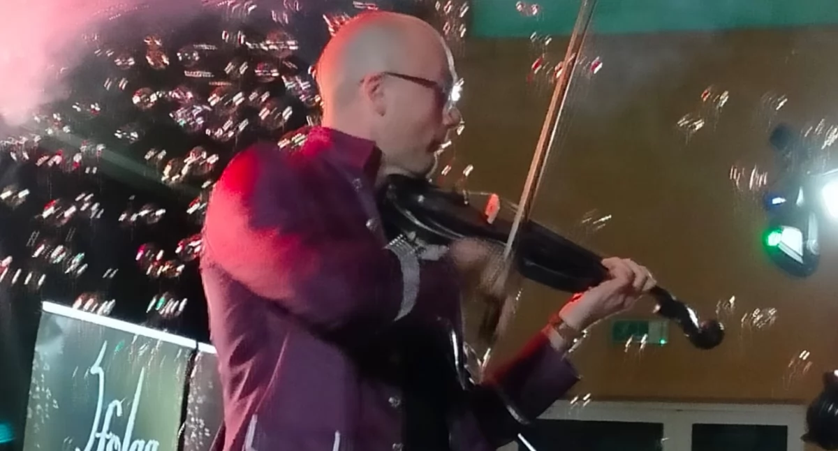 Dzień Kobiet 2025 w Osjakowie: Wokalne perełki i koncert skrzypcowy
