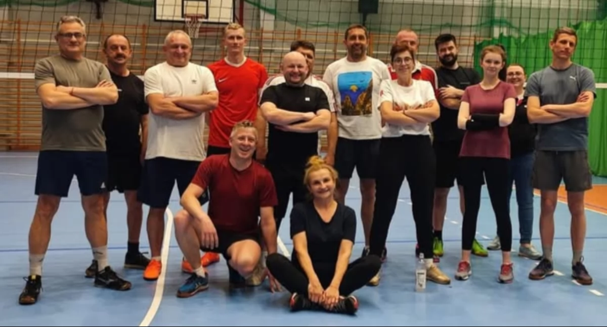 „Ratuszowe Asy” gotowe do gry! Samorządowcy z Wielunia powalczą o siatkarski triumf