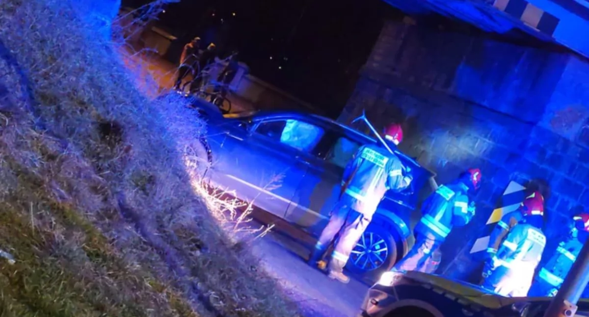 Volkswagen uderzył w wiadukt - jak doszło do tego zdarzenia?