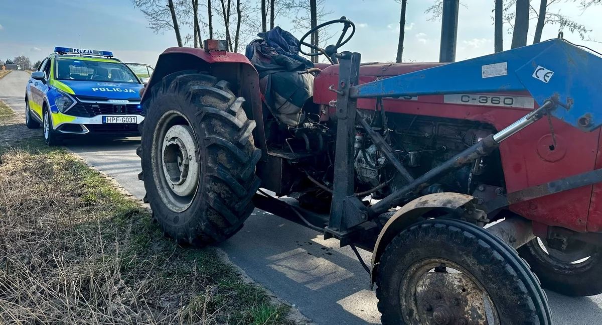 Pijany na traktorze - 48-latek miał na dodatek cofnięte prawo jazdy, a ciągnik nie nadawał się do jazdy