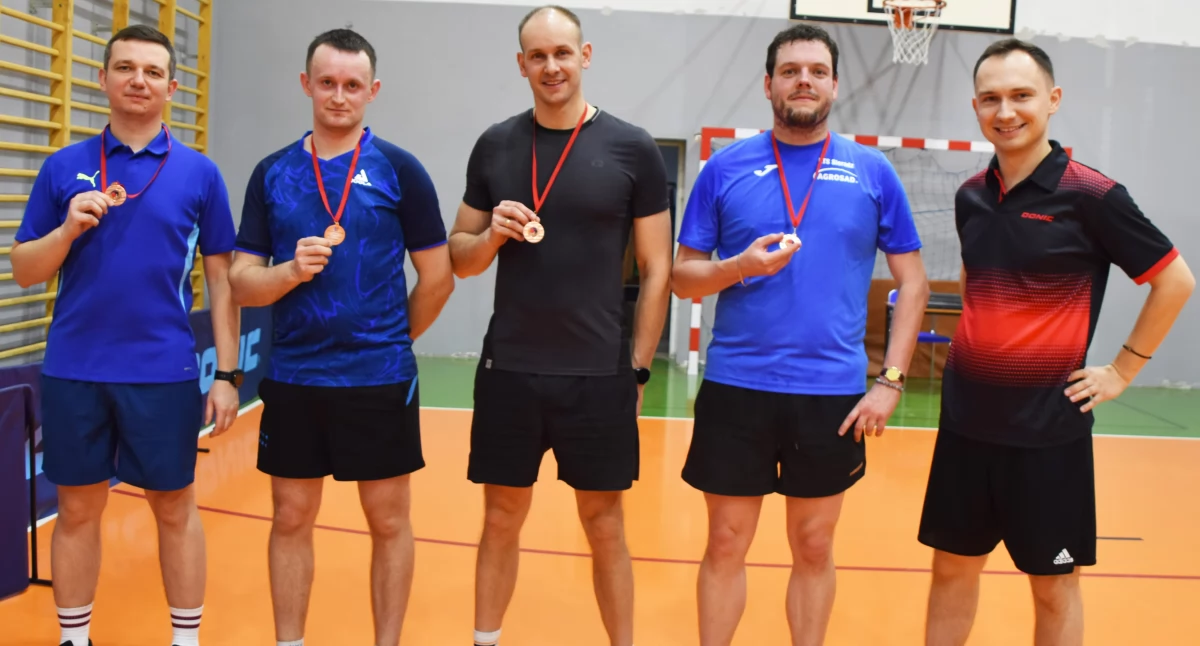 VIII Otwarty Turniej Tenisa Stołowego w Czarnożyłach: zawodnicy walczyli o puchar wójta gminy