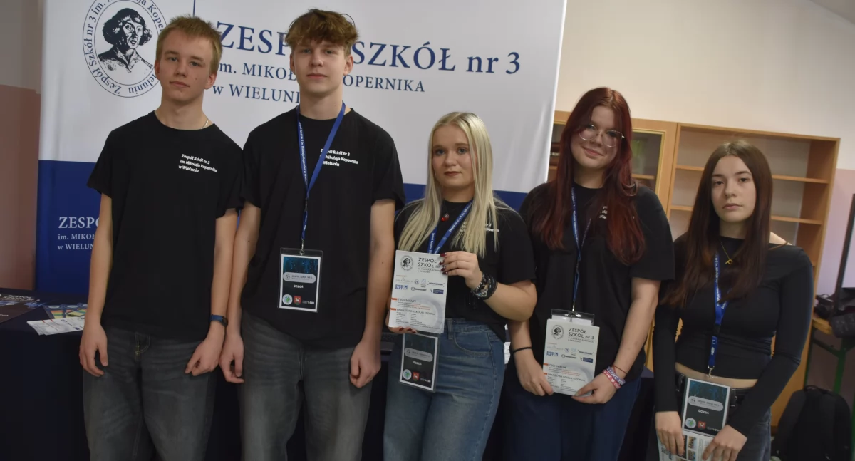 Bus Eduewi ruszył w trasę po powiecie wieluńskim – szkoły ponadpodstawowe prezentują ofertę edukacyjną