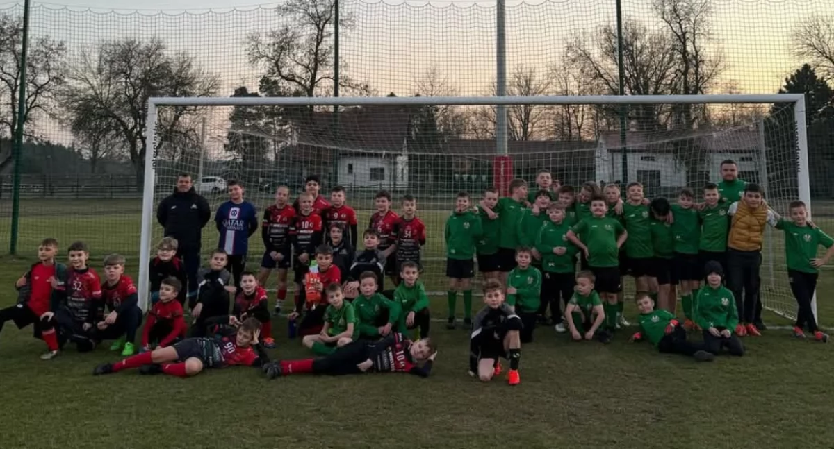 Młodzi piłkarze w akcji! Sparing Orlika E2 i Młodzika D2 w Osjakowie