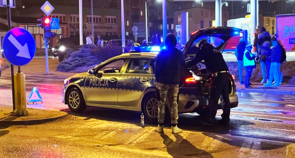 Wypadek w Wieluniu na ul. Głowackiego. Dwie osoby w szpitalu