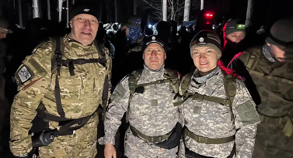 „Ten kto nie był i nie ukończył tego biegu, nie ma bladego pojęcia, co tam się dzieje” – Robert Kaja świętuje setny maraton podczas IX Setki Komandosa