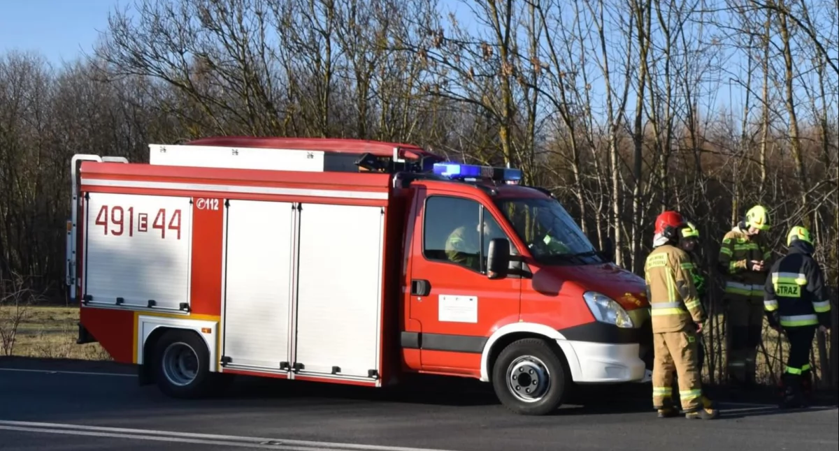 Kolizja na drodze ekspresowej S8 w Chojnach w powiecie wieruszowskim