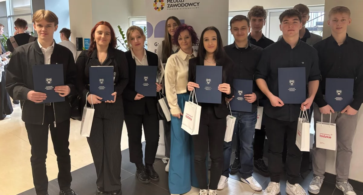 Uczniowie Zespołu Szkół Ponadpodstawowych w Szczercowie zdobyli prestiżowe stypendia i wyróżnienia – inspirująca przyszłość przed nimi