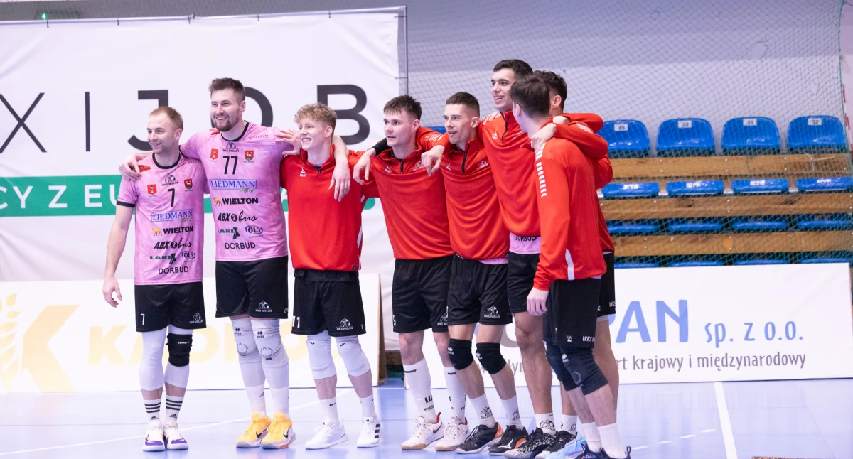 „Dla was wycieczka, dla nas bój. Zapraszam do Wrocławia” – WKS Wieluń znów 3:0! Jeden krok od półfinału i walki o I ligę