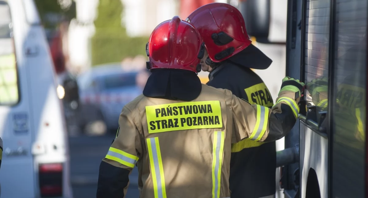 Nietypowa interwencja w szpitalu - strażacy musieli rozcinać metalowy pierścień na... penisie