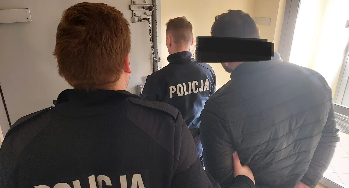 Był poszukiwany dwoma listami gończymi - najbliższe miesiące spędzi za kratami 