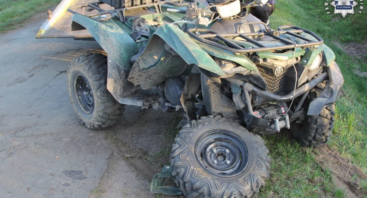 Zjechał z drogi i uderzył quadem w drzewo - 31-latek był kompletnie pijany