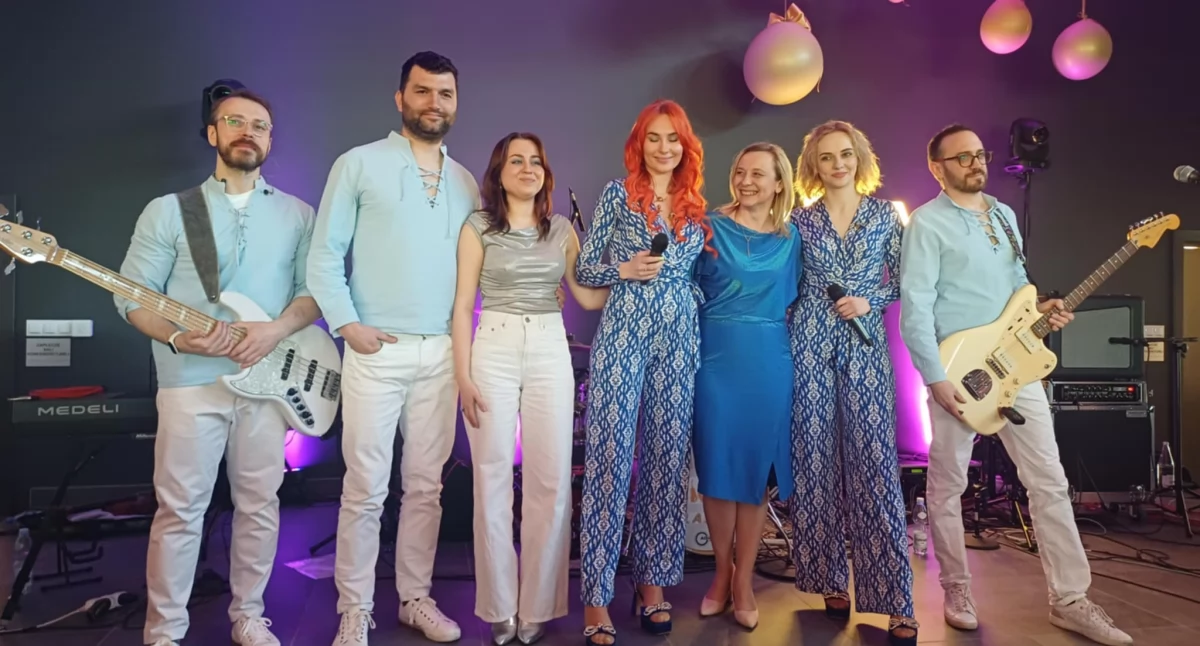 Koncert zespołu ABBA Classic w Gminnym Ośrodku Kultury i Sportu w Wierzchlesie