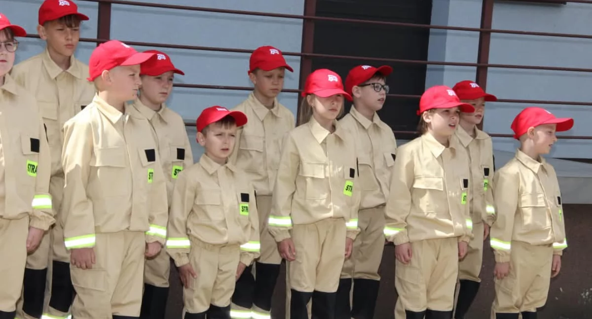 Nowe pokolenie strażaków w Szczytach. 19 młodych Druhów złożyło ślubowanie podczas obchodów Dnia Strażaka