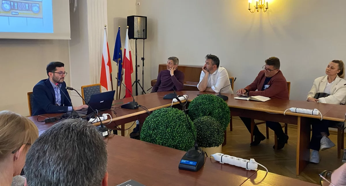 Rewitalizacja ulicy Kaliskiej w Wieluniu: woonerf szansą na nową jakość przestrzeni miejskiej ?