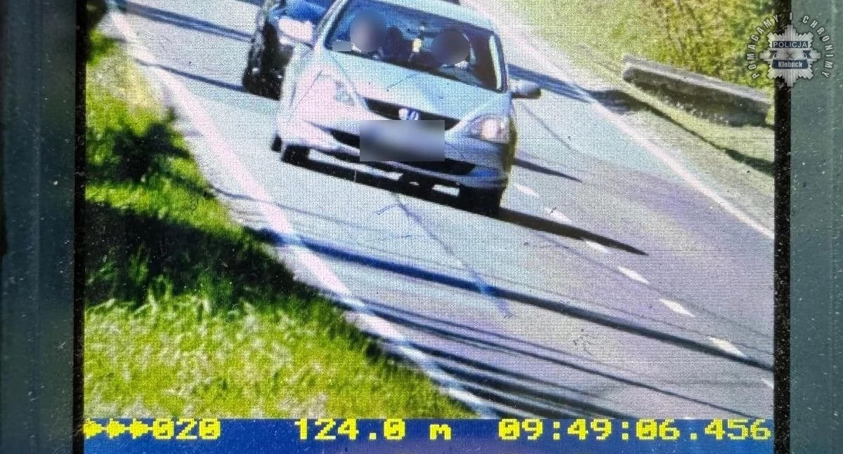 Pirat drogowy zatrzymany! Mężczyzna jechał ponad 140 km/h w obszarze zabudowanym